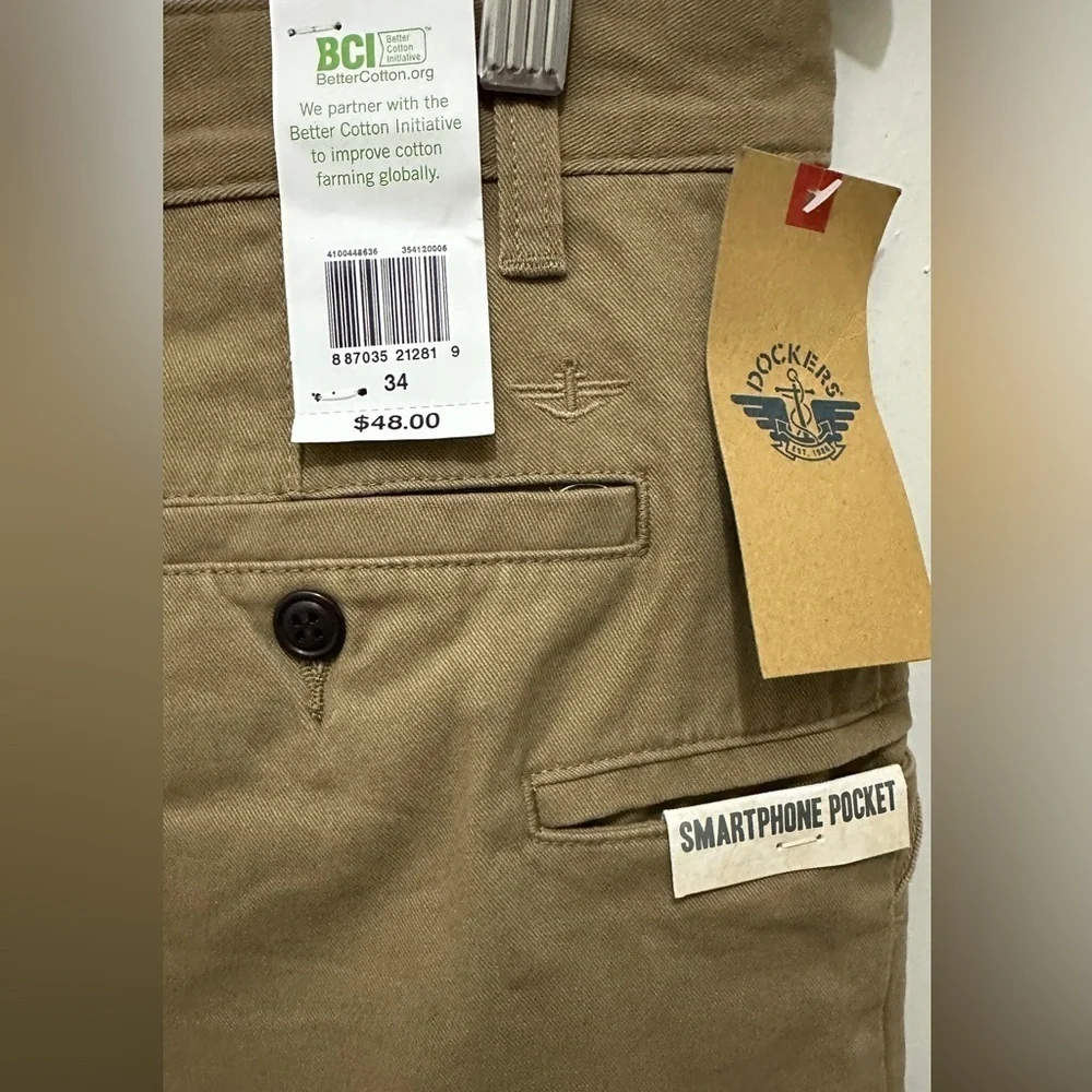 316 Dockers | NWT $48 Tan Khaki Smart 360 Certified Cotton Flex Shorts (Size 34)